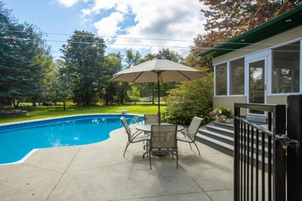 AI detecting features in Backyard